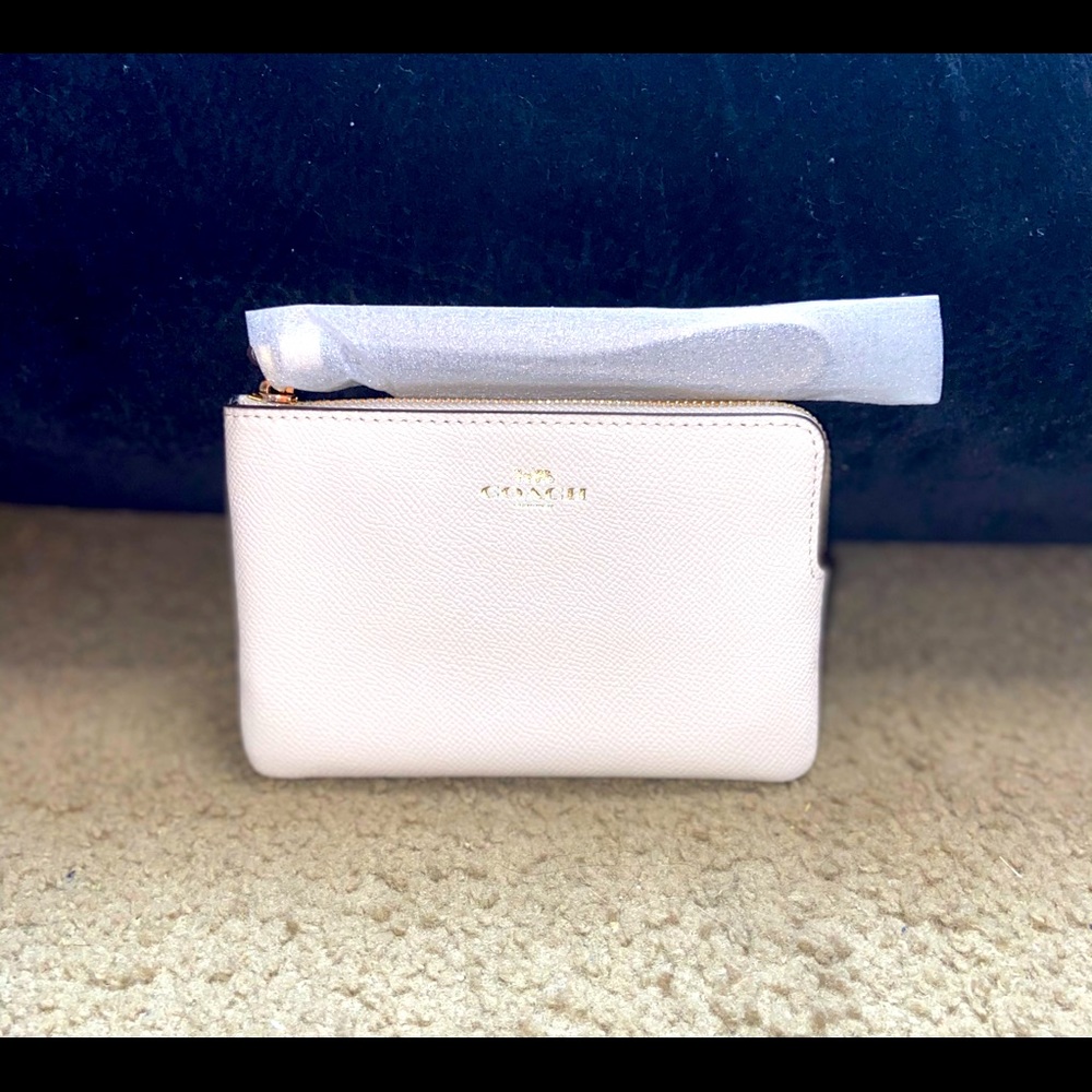 Coach wristlet wallet